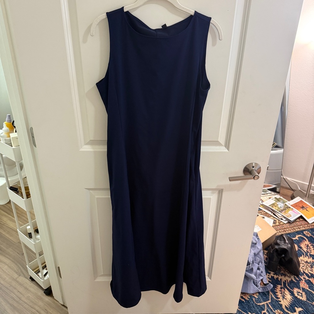 ✨ uniqlo ultra stretch airism dress - navy ✨ - Picture 2 of 4